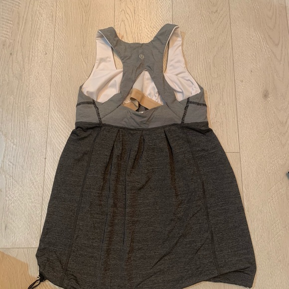 Lululemon tank - Picture 2 of 4